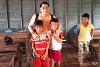 FLOATING LIVES OF VIETNAMESE PEOPLE IN THE LAKE OF CAMBODIA